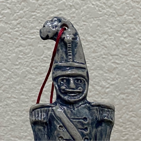 Vintage 1993 ROWE Pottery Salt Glazed Toy Soldier Christmas Tree Ornament - Picture 6 of 9